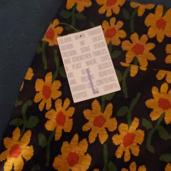 LuLaRoe L Cassie Skirt NWT - Picture 2 of 3